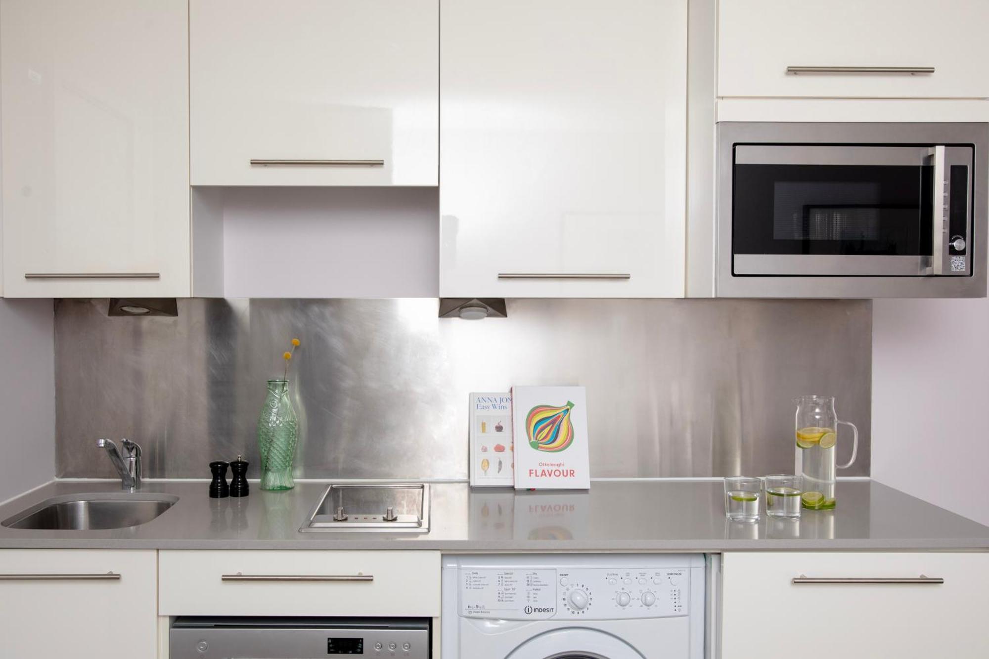 Bob W Tower Hill Residences London Exterior photo