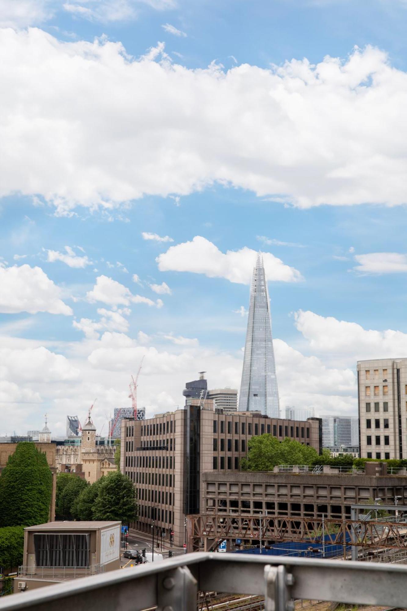Bob W Tower Hill Residences London Exterior photo